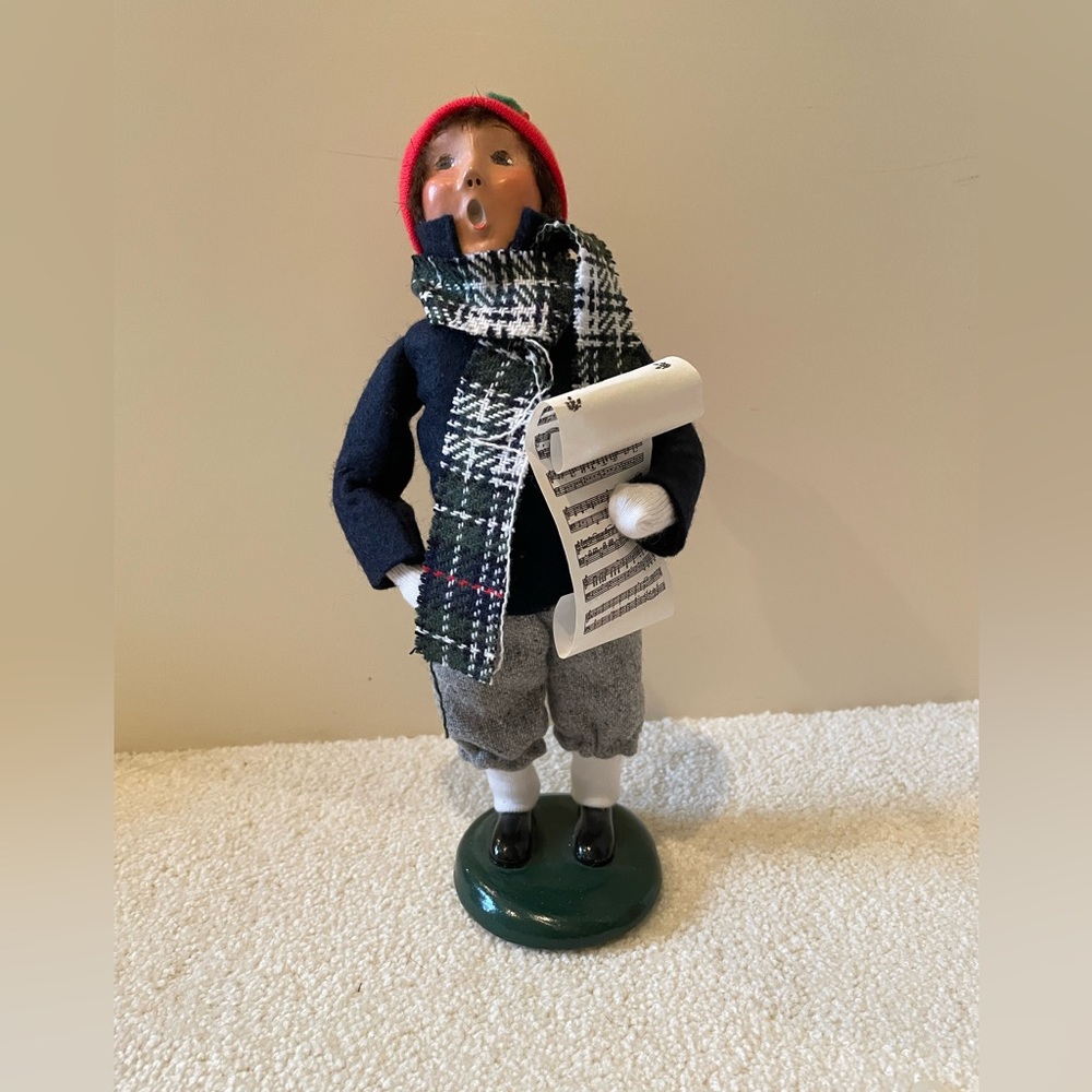 Byers’ Choice Limited Man with Sheet Music